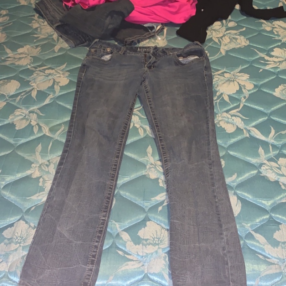 Didn’t fit In great condition didn’t wear . Brand Ariya jeans . Size 11/12